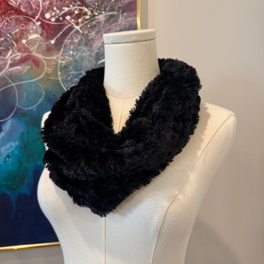 Y2K Black Faux Fur Infinity Scarf Plush Winter Neck Warmer Loop Snood
